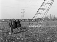 Magyarország, Budapest X., sérült távvezetéki oszlop a mai Basa utca környkén., 1944, Lissák Tivadar, háborús kár, Budapest, fasizmus, Fortepan #72915