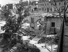 Magyarország, Budapest I., a Batthyány utca és a Toldy Ferenc utca közötti épületek a Fiáth János utca 11. számú házból nézve., 1945, Lissák Tivadar, háborús kár, rom, Budapest, Fortepan #72952