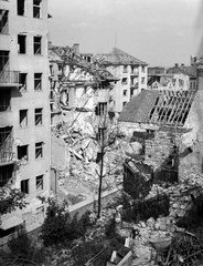 Magyarország, Budapest I., a Hattyú utca épületei a Fiáth János utca 11. számú házból nézve., 1945, Lissák Tivadar, háborús kár, rom, Budapest, Fortepan #72954