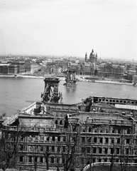 Hungary, Budapest I., kilátás a budai Várból a Clark Ádám tér, a Széchenyi Lánchíd és a Bazilika felé., 1946, Lissák Tivadar, church, bridge, war damage, picture, wrecked bridge, ruins, damaged building, Danube, Budapest, suspension bridge, William Tierney Clark-design, Fortepan #72985