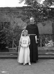 Hungary, Budapest II., Margit körút (Mártírok útja), a felvétel az Országúti ferences plébánia udvarában készült., 1946, Lissák Tivadar, religion, First Communion, votary, Budapest, Fortepan #73015