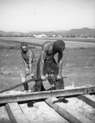 Hungary, katonák gyakorlaton., 1937, Lissák Tivadar, sapper, boring machine, half-naked, strong, Fortepan #73176