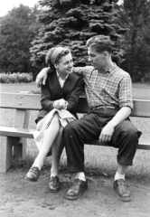 Hungary, Miskolc,Miskolctapolca, 1955, Pálfi Balázs, man, man and woman, woman, bench, Fortepan #73496