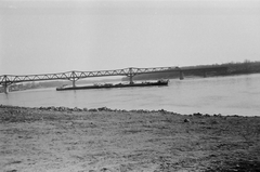 Hungary, Baja, Duna-part, szemben a Türr István híd., 1971, Márton Gábor, ship, bridge, Fortepan #73596