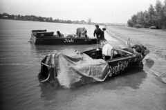 Magyarország, Mohács, Duna-part., 1960, Márton Gábor, szabadidő, víztükör, pihenés, nyár, motorcsónak, vízpart, föveny, Fortepan #73642