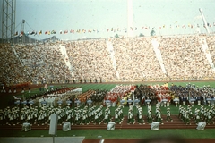 Németország, München, Olimpiai Stadion, az olimpia megnyitóünnepsége., 1972, Romák Éva, sport, színes, olimpia, sportoló, NSZK, Günter Behnisch-terv, nézőtér, stadion, Fortepan #73767