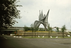 Kanada, Montreal, Szent Ilona-sziget, az 1967-es Világkiállításra készült Man (L'Homme), Alexander Calder alkotása., 1976, Romák Éva, színes, szobor, modern design, Fortepan #73777