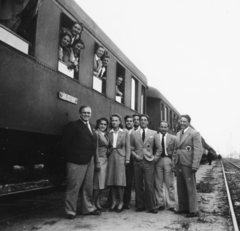 1939, Romák Éva, vasút, vasúti szerelvény, vonat, jelvény, jelvény hajtókán, csoportkép, Fortepan #73854