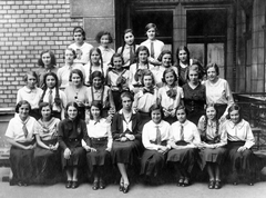 Hungary, Budapest V., Alkotmány utca 11., csoportkép a Budapesti Kereskedelmi Akadémia egyik osztályáról., 1930, Mátyásfalvi János, class photo, tableau, teacher, Budapest, Fortepan #74016