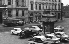 Magyarország, Óbuda, Budapest III., Fő tér., 1970, Stipkovits Fülöp, motorkerékpár, teherautó, telefonfülke, Skoda Octavia, Trabant 500, Wartburg 311/312, Trabant 601, ZiL-130, rendszám, BMW Isetta, Budapest, Fortepan #74125