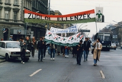 Hungary, Budapest VI., Oktogon., 1990, Várhelyi Iván, colorful, bus, Soviet brand, Hungarian brand, street view, Ikarus-brand, Lada-brand, cop, politics, automobile, strike, Alliance of Free Democrats, Hungarian Democratic Forum, Budapest, regime change, Fortepan #74137