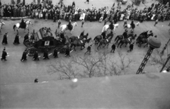 Magyarország, Budapest VI., Andrássy út a Drechsler palotából nézve. Gróf Teleki Pál miniszterelnök temetési menete., 1941, Rosta László, temetés, Budapest, cserkész, sziréna, Fortepan #74266