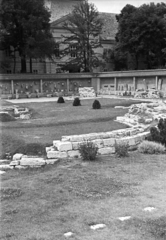 Hungary, Székesfehérvár, Romkert., 1944, Rosta László, ruins, exhibition, Fortepan #74275