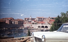 Horvátország, Adria, Dubrovnik, kikötő., 1965, Romák Éva, Jugoszlávia, színes, csónak, kikötő, Peugeot 404, Fortepan #74331