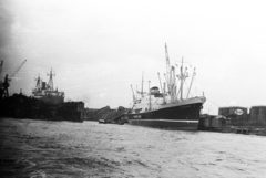 Németország, Hamburg, kikötő., 1965, Romák Éva, hajó, kikötő, NSZK, teherhajó, Yvonne/Transcanada/Good Faith-hajó, Poseidon Linien-szervezet, Fortepan #74349