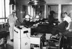 Hungary, Budapest VIII., Balassa utca 6. SOTE (később Semmelweis Egyetem) Neurológiai Klinika, műtő., 1990, Semmelweis Egyetem Levéltára, surgery, Budapest, surgeon, Fortepan #74593