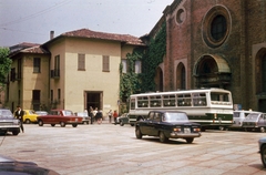 Olaszország, Milánó, Santa Maria delle Grazie templom., 1972, Fülöp Imre, Kalocsai István, templom, színes, autóbusz, automobil, Fortepan #74716