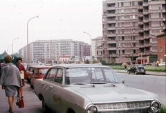 Olaszország, Milánó, Viale San Gimignano a Piazzale Giovanni Dalle Bande Nere felé nézve., 1972, Fülöp Imre, Kalocsai István, színes, Opel-márka, Fiat-márka, lámpaoszlop, Fortepan #74728