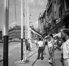 Horvátország, Zágráb, Jellasics bán tér (Trg bana Josipa Jelačića), a II. World Gymnaestrada megnyitója 1957. július 10-én., 1957, Romák Éva, Jugoszlávia, zászlófelvonás, Fortepan #74960