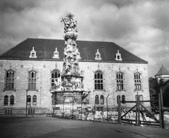 Magyarország, budai Vár, Budapest I., Szentháromság tér, Szentháromság-szobor., 1960, Romák Éva, Budapest, Fortepan #74973