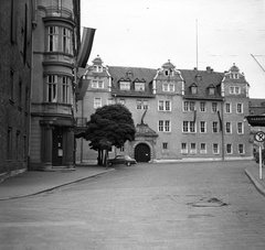 Németország, Weimar, Markt a Kollegiengasse felé nézve, szemben a Rotes Schloss., 1960, Romák Éva, NDK, Fortepan #75000