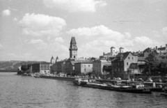 Németország, Passau, a város a Dunáról nézve, középen a Városháza tornya., 1964, Drobni Nándor, Droppa Kálmán, templom, uszály, NSZK, Fortepan #75254