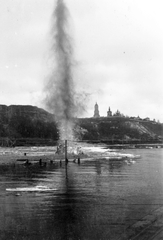 Ukrajna, Kijev, az ortodox Barlangkolostor (Pecserszka Lavra) területe a Dnyeper folyón épülő Paton (Reichenau) hídról nézve., 1941, Teller Ferenc, Jankovich Ignác, Fortepan #75462