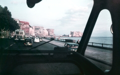 Olaszország, Nápoly, Via Francesco Caracciolo, jobbra a Castel dell'Ovo, 1970, Kristek Pál, színes, Fiat 850, Fiat 500, Fortepan #75593