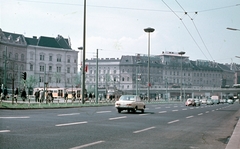 Magyarország, Budapest VIII., Baross tér., 1970, Kristek Pál, színes, villamos, FVV CSM-2/CSM-4, neon felirat, Budapest, UFO-lámpa, forgalom, Fortepan #75624