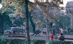 Hungary, Budapest V., Erzsébet (Engels) tér, szemben a Harmincad utca torkolata., 1969, Kristek Pál, playground, colorful, bus, Hungarian brand, monkey bar, Ikarus-brand, Ikarus 620, Budapest, Fortepan #75652