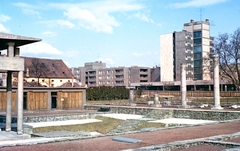 Magyarország, Szombathely, Iseum, háttérben jobbra a Isis Hotel., 1975, Kristek Pál, színes, Fortepan #75659