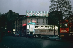 Franciaország, Párizs, Boulevard de Clichy a Place Pigalle-nál., 1963, Kristek Pál, színes, utcakép, neonreklám, éjszaka, Fortepan #75683