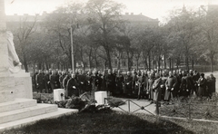 Hungary, Budapest VIII., Ludovika tér, koszorúzás a Névtelen Hősök emlékművénél., 1924, Péchy László, tableau, Budapest, Fortepan #75926