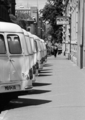 Hungary, Budapest V., Markó utca a Bihari János utca felé nézve. Mentőautók az Országos Mentőszolgálat központja előtt., 1990, Erdei Katalin, Nysa-brand, ambulance, number plate, Budapest, pedestrian zone, National Ambulance Service, Fortepan #76145