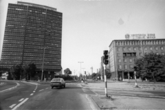 Poland, Gdańsk, ulica Wały Piastowskie, jobbra az ulica Rajska torkolata., 1990, Erdei Katalin, intersection, street view, high-rise building, Fortepan #76159