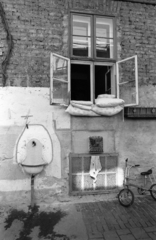 1990, Erdei Katalin, bicycle, window, pillow, wall tap, washbasin, Fortepan #76439