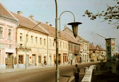 Magyarország, Veszprém, Kossuth Lajos utca az evangélikus templom elöl nézve., 1966, Herth Viktória dr, Bodó Emma, színes, utcakép, hirdetőoszlop, kuka, szemetes, Fortepan #76524