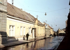 Magyarország, Veszprém, Brusznyai Árpád (Bajcsy-Zsilinszky) utca a Szabadság tér irányába nézve., 1968, Herth Viktória dr, Bodó Emma, színes, utcakép, postás, Fortepan #76560