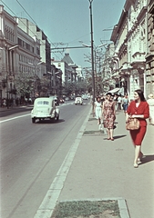 Románia, Bukarest, Bulevardul Regina Elisabeta (Bulevardul 6 Martie) a Strada Ion Brezoianu felé nézve., 1962, Erky-Nagy Tibor, divat, színes, nők, utcakép, automobil, Fortepan #76580