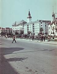 Románia,Erdély, Marosvásárhely, Rózsák tere (Piata Trandafirilor), középen a Városháza tornya, tőle balra a Kultúrpalota., 1962, Erky-Nagy Tibor, színes, szecesszió, Komor Marcell-terv, Art Nouveau, Jakab Dezső-terv, Fortepan #76592