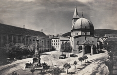 Hungary, Pécs, Széchenyi tér, előtérben a Szentháromság-szobor, mögötte a Ciszterci Rend Nagy Lajos Gimnáziuma és Kollégiuma, szemben a Dzsámi., 1920, Erky-Nagy Tibor, bus, automobile, Fortepan #76664