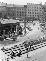 Hungary, Budapest VI., Teréz (Lenin) körút, Nyugati (Marx) tér a Nyugati pályaudvartól nézve., 1948, Fortepan, construction, Budapest, Fortepan #7687