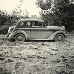 Románia,Erdély, Felvonulási útvonal a Károly (Carol) vonal mögött, a magyar csapatok bevonulása idején., 1940, Klenner Aladár, Opel-márka, automobil, Fortepan #76953