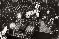 Hungary, Budapest V., Vass József népjóléti és munkaügyi miniszter ravatala a Parlament kupolacsarnokában., 1930, Rosta László, parliament, dome hall, Budapest, Fortepan #77088