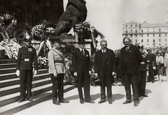 Hungary, Budapest V., Kossuth Lajos tér, a felvétel a Parlament főbejárata előtt készült. Vass József népjóléti és munkaügyi miniszter búcsúztatásán résztvevő miniszterek., 1930, Rosta László, cop, funeral, parliament, Budapest, Fortepan #77091