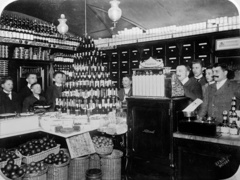 Hungary, Sopron, Várkerület 119., Eipeltauer és Vida boltja., 1900, Library of Congress, tableau, vendor, interior, cash register, shop interior, Fortepan #77127