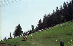 Románia,Erdély, Csíkszereda, Csíksomlyó (ekkor önálló), a Nagy- és Kissomlyó közötti térség, az úgynevezett Nyereg., 1989, tm, színes, Fortepan #77362