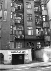 Magyarország, Budapest XIII., Hegedűs Gyula utca 40., 1989, tm, Budapest, zárvatartás, erkély, francia udvar, garázs, Fortepan #77384