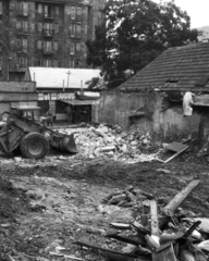 Magyarország, Budapest III., Kolosy tér, szemben az 1/a számú ház (Szépvölgyi út sarok) a Bécsi út felől nézve., 1989, tm, Budapest, markológép, épületbontás, Fortepan #77498