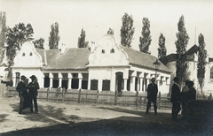 Magyarország, Pécs, Országos Ipari és Mezőgazdasági Kiállítás, Frigyes főherceg pavilon, háttérben jobbra a Mezőgazdasági pavilon., 1907, Jurányi Attila, pavilon, Fortepan #77555